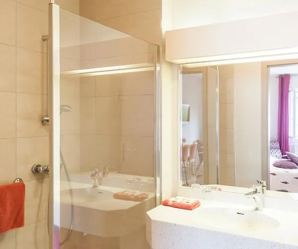 Hotel Les Remparts 3*