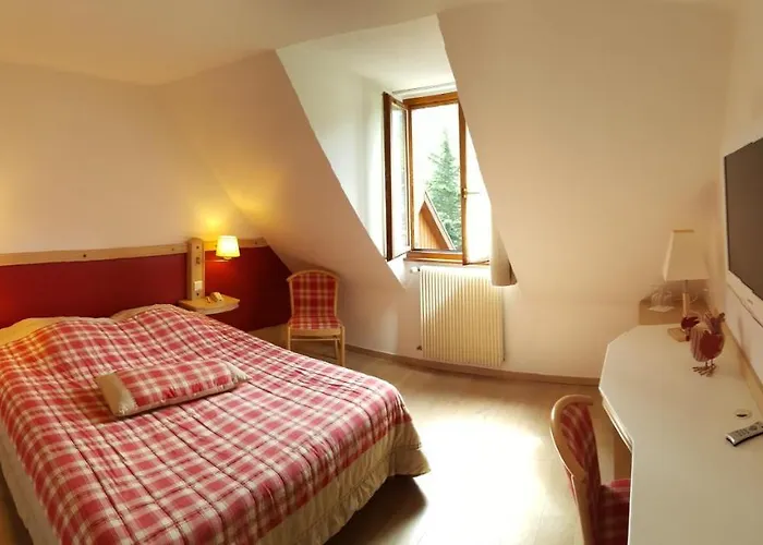 Otel Les Remparts 3*